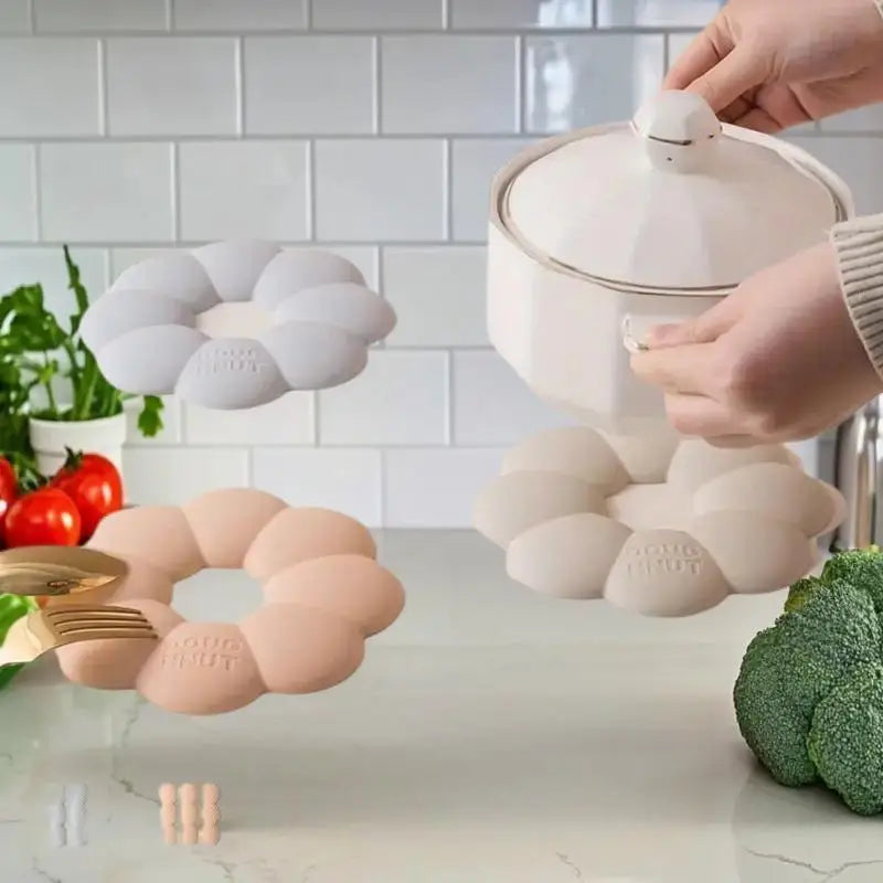 Multi-Purpose Pot Mat Heat Resistant Coaster Donuts Shape Silicone Coaster Set Heat Insulation Mat for Dining Table for Hot